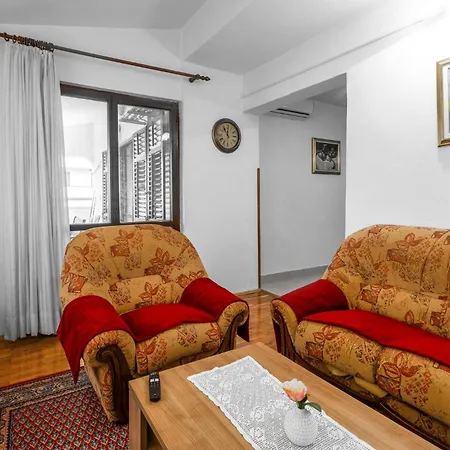 1 Bedroom Amazing In Appartamento Porec