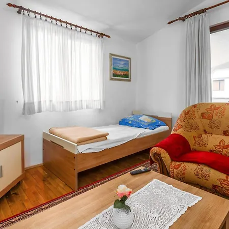 Appartamento 1 Bedroom Amazing In Porec