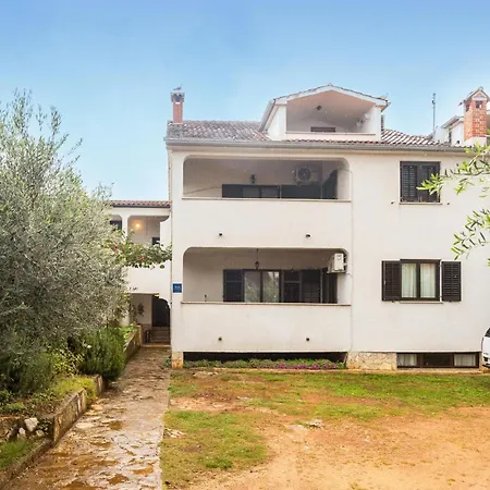Apartamento 1 Bedroom Amazing In Poreč