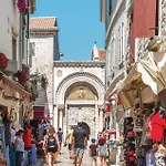 1 Bedroom Amazing In Apartman Porec